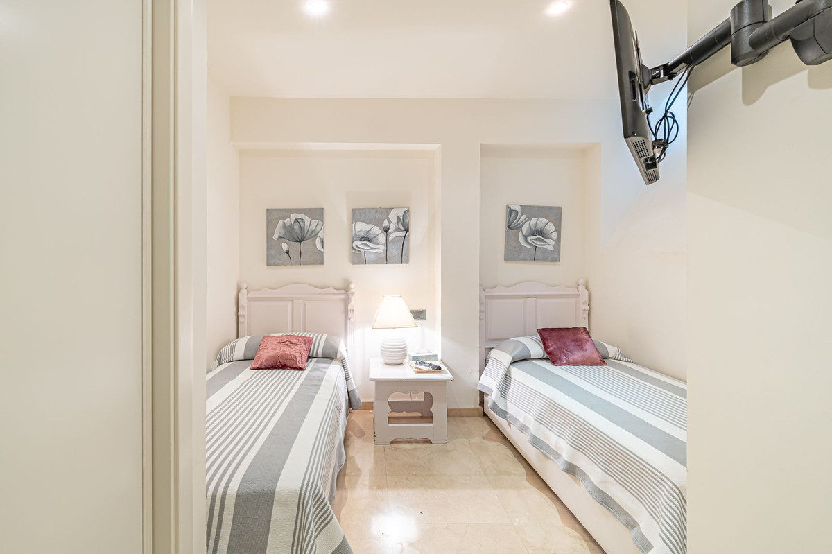 Huis te koop in The Golden Mile | 7 slaapkamers H5472040