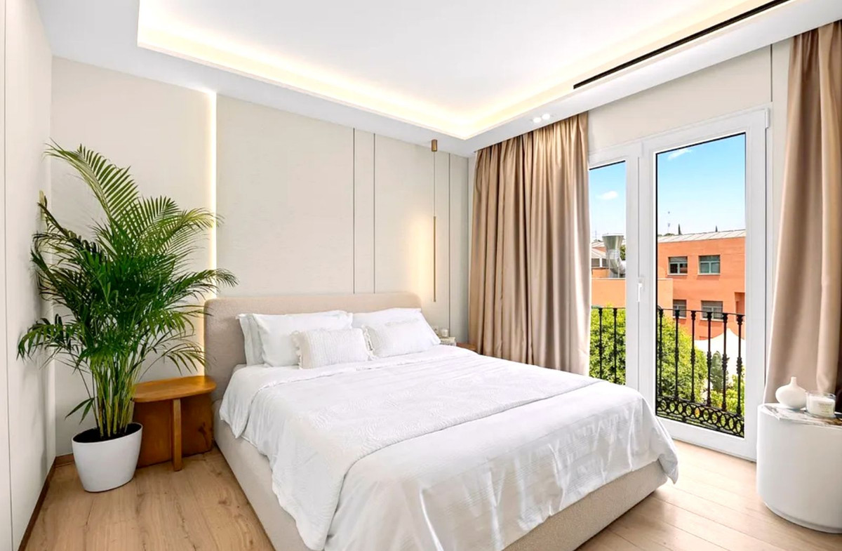 Appartement te koop in The Golden Mile | 3 slaapkamers H5481724