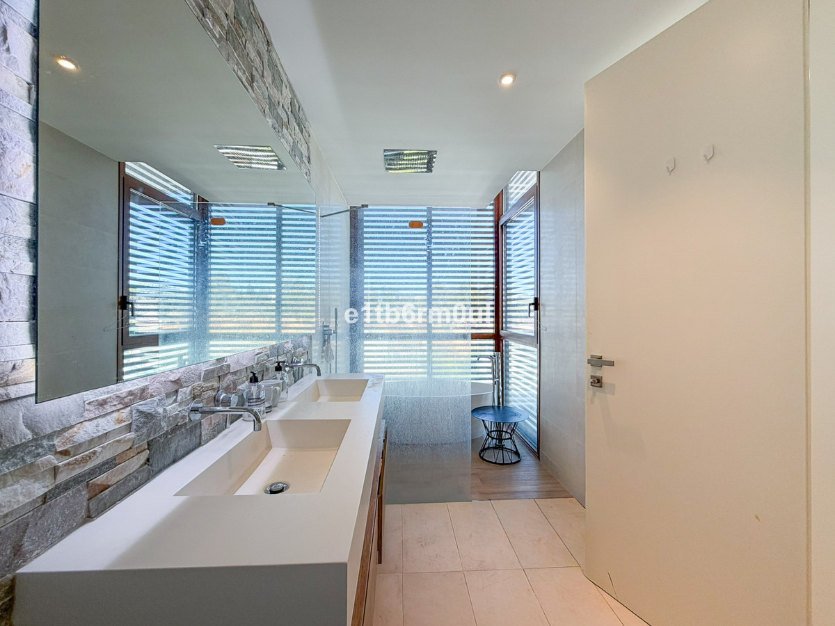 Huis te koop in The Golden Mile | 4 slaapkamers H5492710