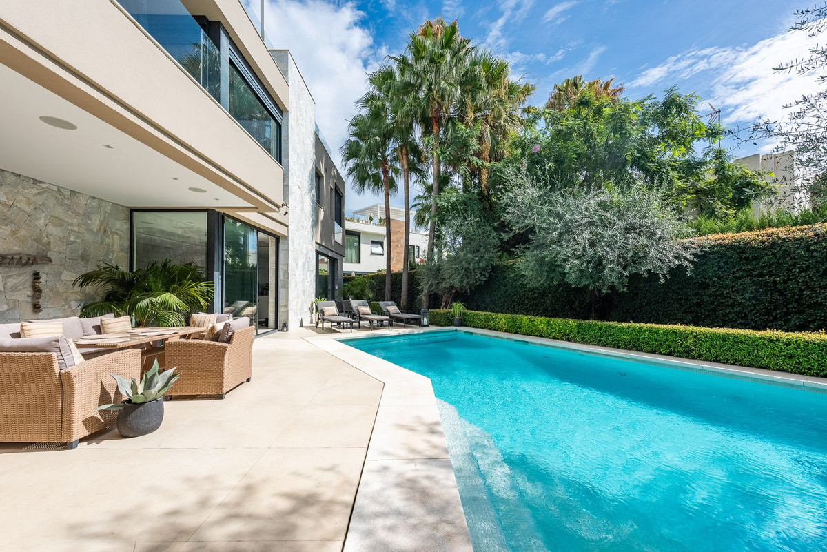 Huis te koop in The Golden Mile | 5 slaapkamers H5495341