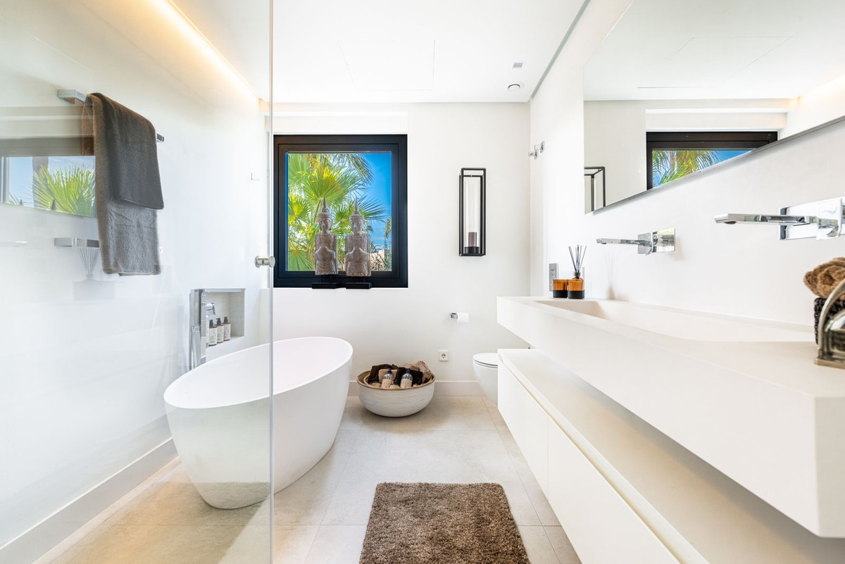 Huis te koop in The Golden Mile | 5 slaapkamers H5495341
