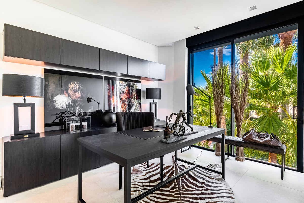 Huis te koop in The Golden Mile | 5 slaapkamers H5495341