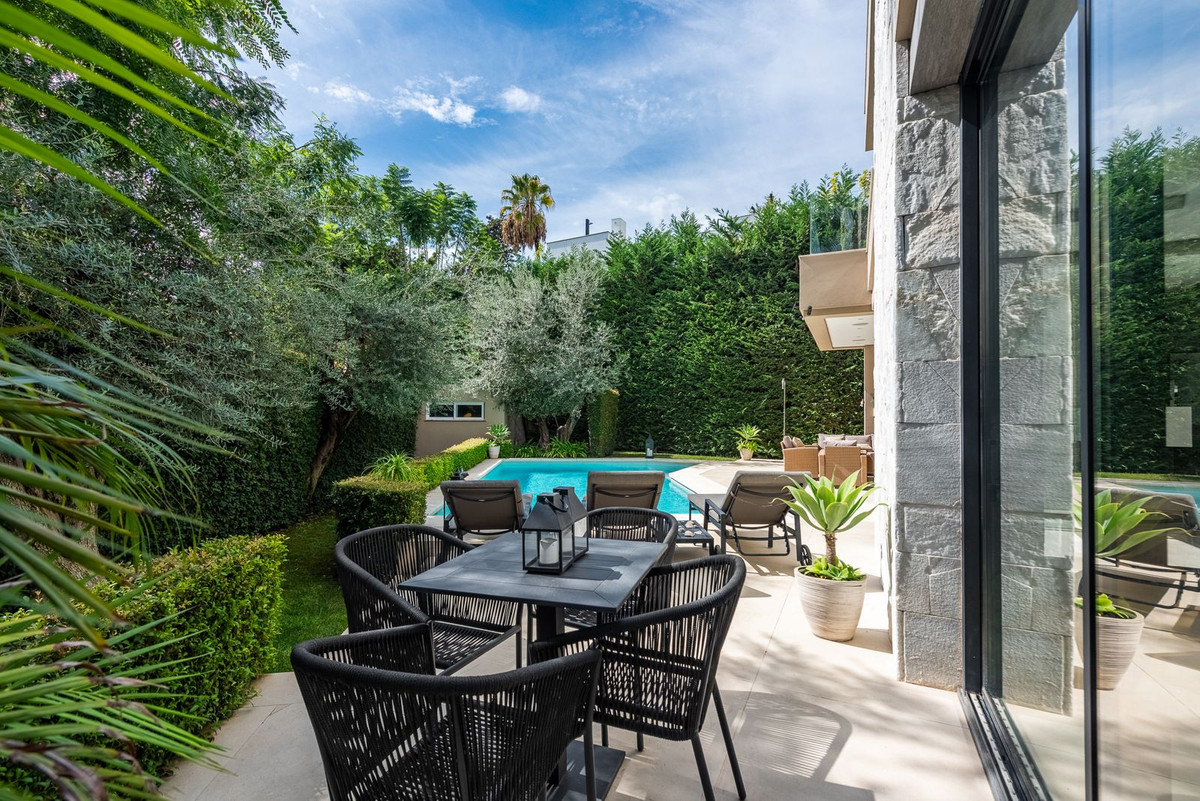 Huis te koop in The Golden Mile | 5 slaapkamers H5495341