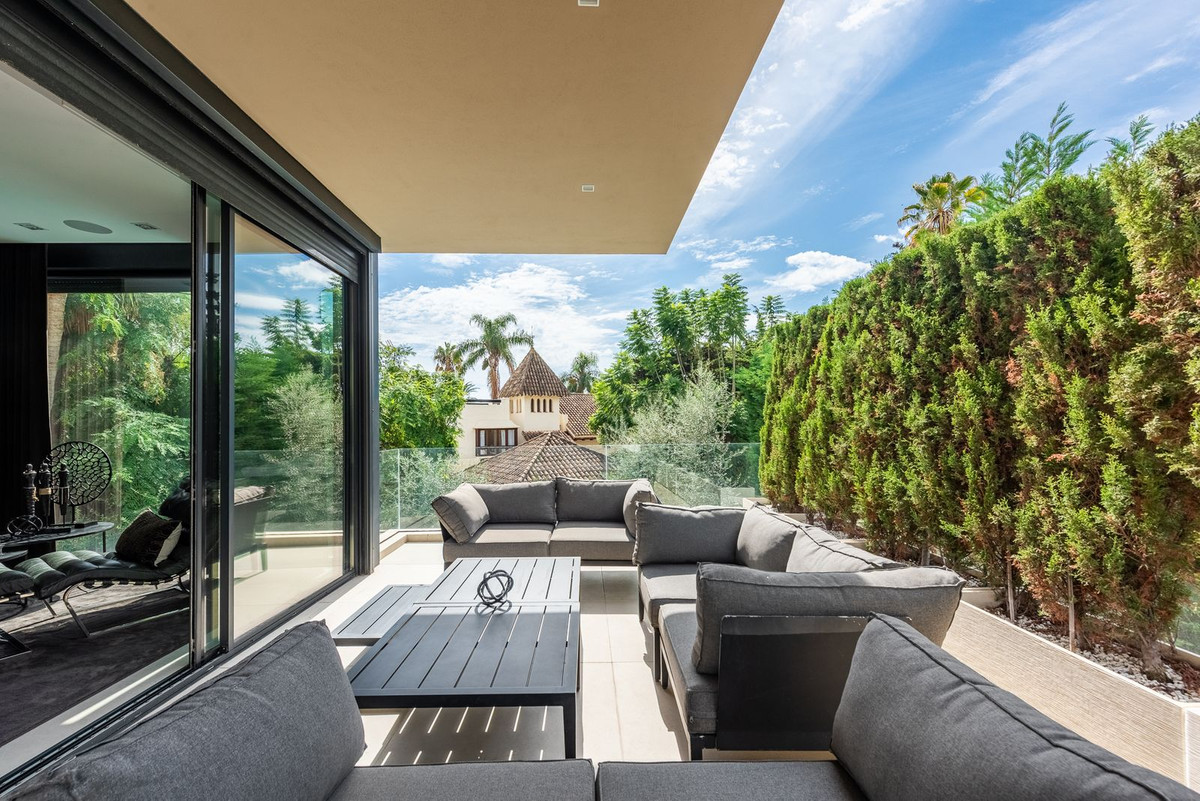 Huis te koop in The Golden Mile | 5 slaapkamers H5495341