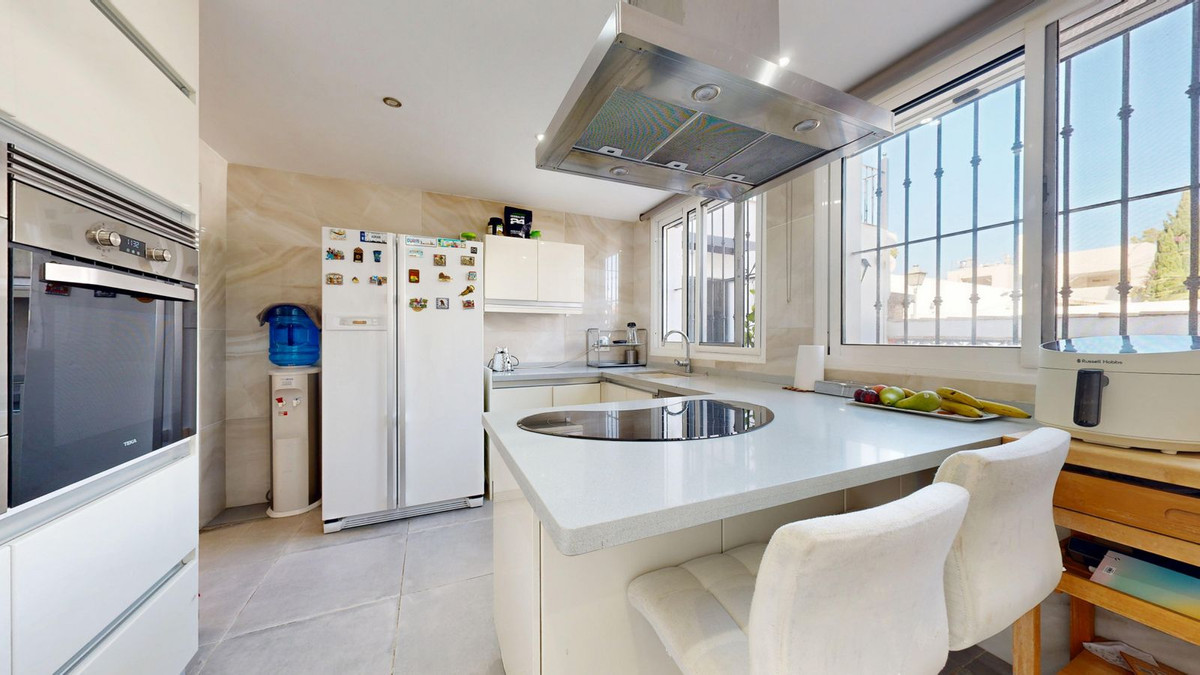 Huis te koop in The Golden Mile | 6 slaapkamers H5523865