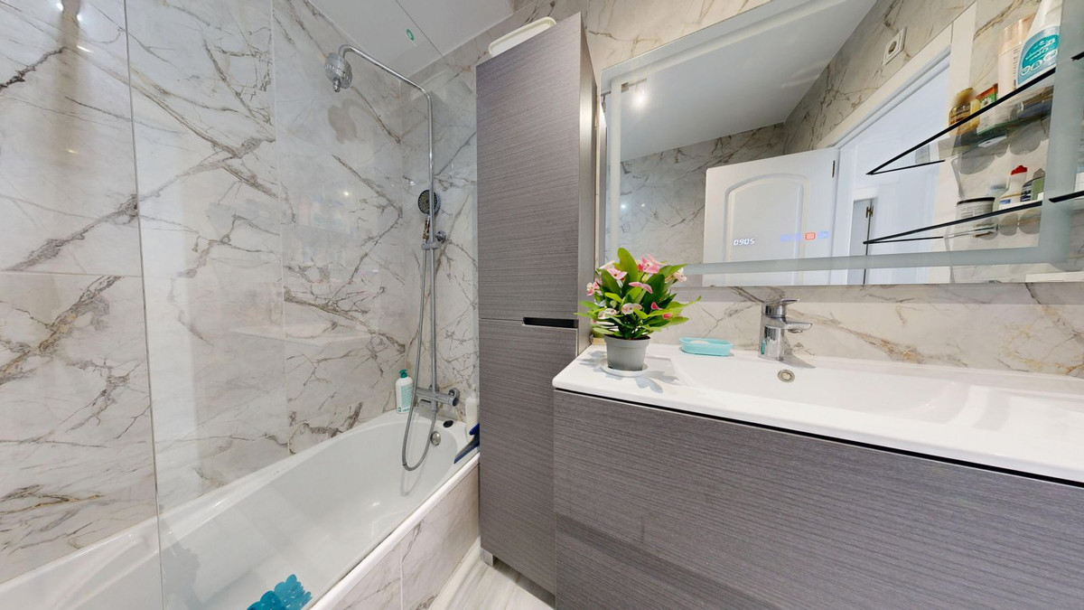 Huis te koop in The Golden Mile | 6 slaapkamers H5523865
