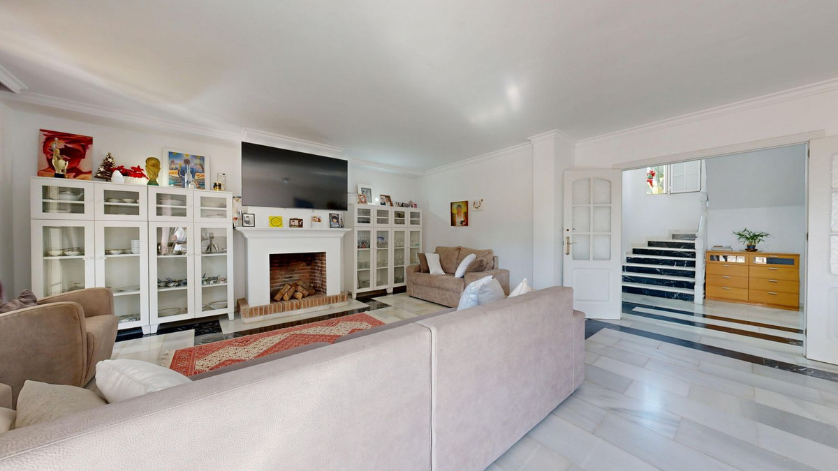 Huis te koop in The Golden Mile | 6 slaapkamers H5523865