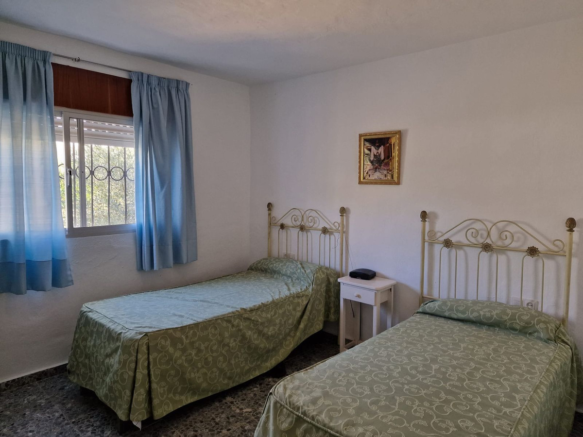 Vrijstaande Villa te koop in Tolox | 8 slaapkamers H4332610