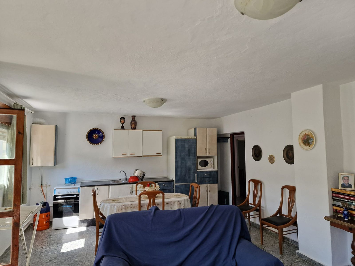 Vrijstaande Villa te koop in Tolox | 8 slaapkamers H4332610