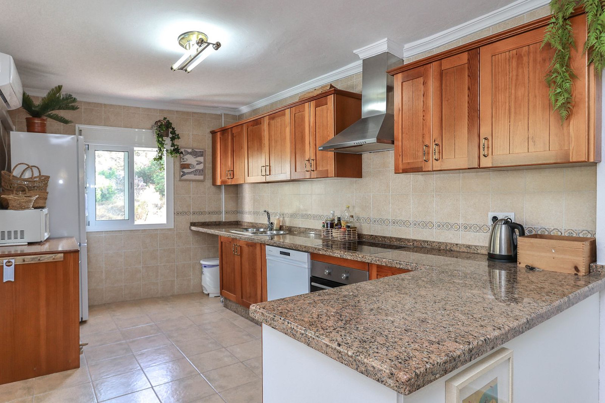 Geschakelde Woning te koop in Tolox | 5 slaapkamers H5110459