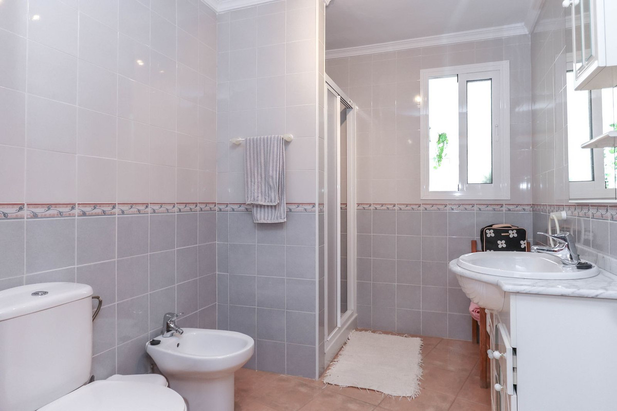 Geschakelde Woning te koop in Tolox | 5 slaapkamers H5110459
