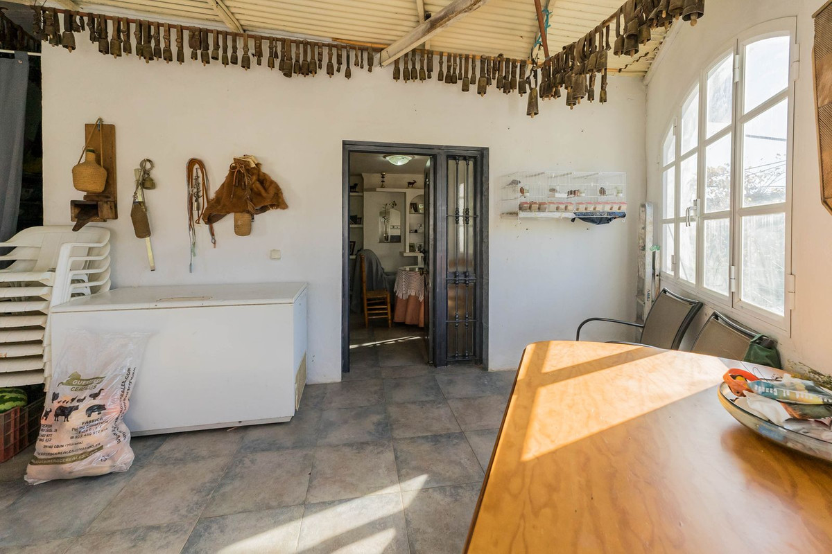 Finca - Cortijo te koop in Tolox | 4 slaapkamers H5238655