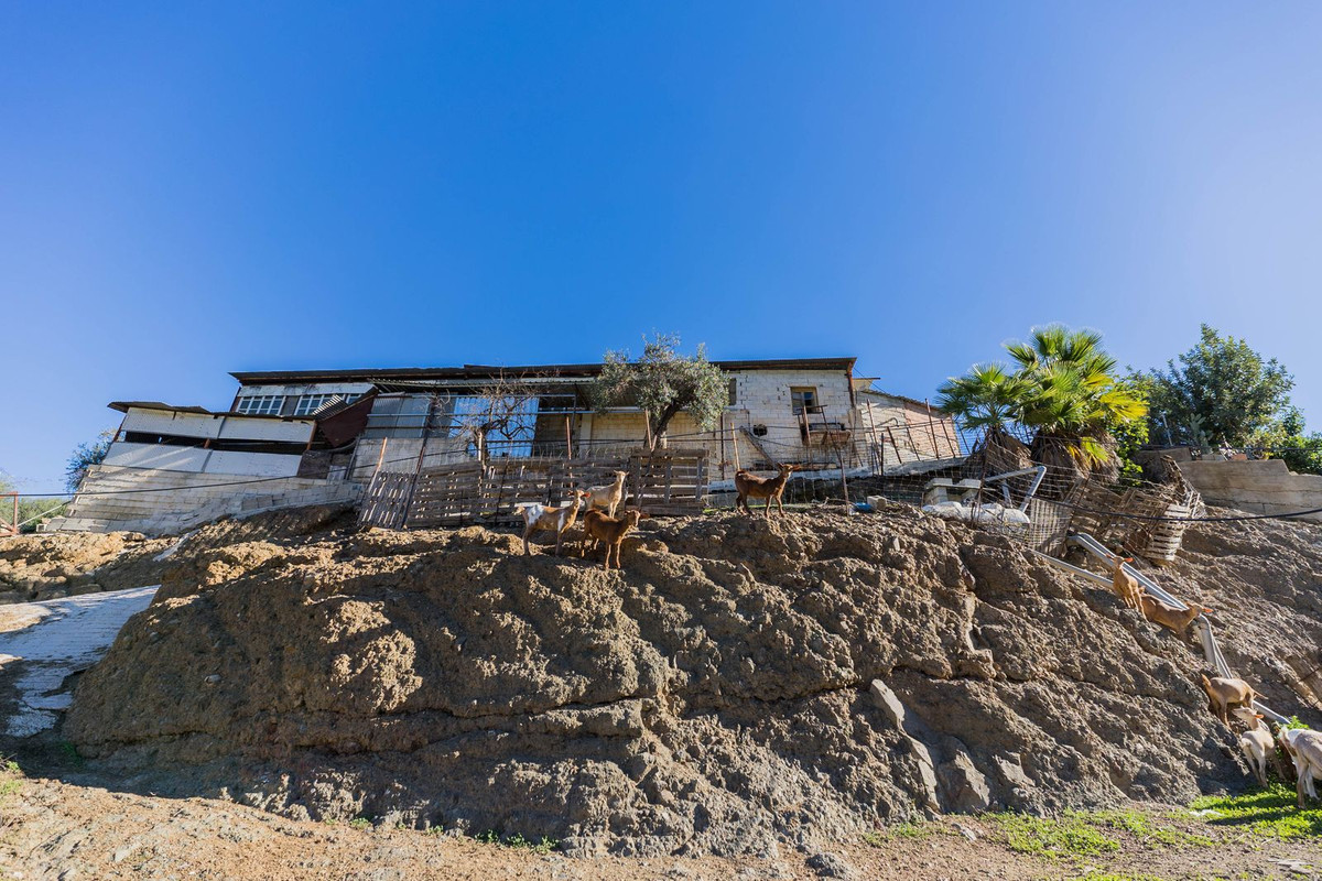 Finca - Cortijo te koop in Tolox | 4 slaapkamers H5238655