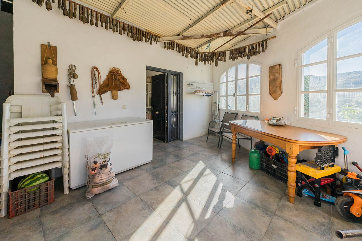 Finca - Cortijo te koop in Tolox | 4 slaapkamers H5238655