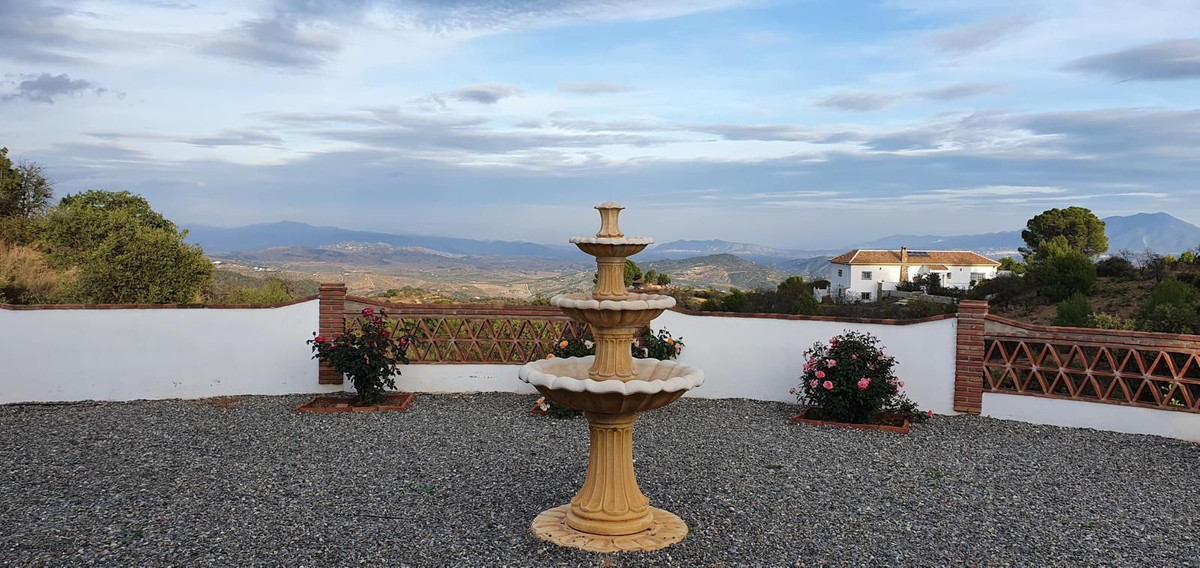 Finca - Cortijo te koop in Tolox | 4 slaapkamers H5349370