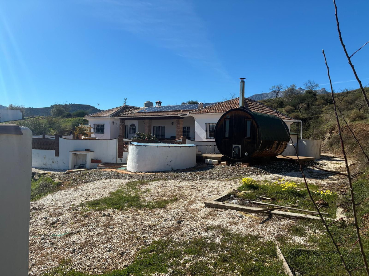 Finca - Cortijo te koop in Tolox | 4 slaapkamers H5349370