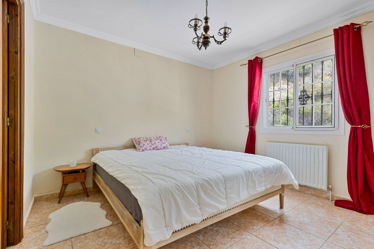 Geschakelde Woning te koop in Tolox | 4 slaapkamers H5392912