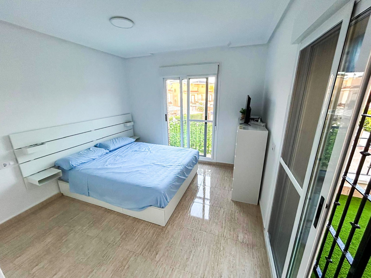 Huis te koop in Torre de la Horadada | 3 slaapkamers H5288293