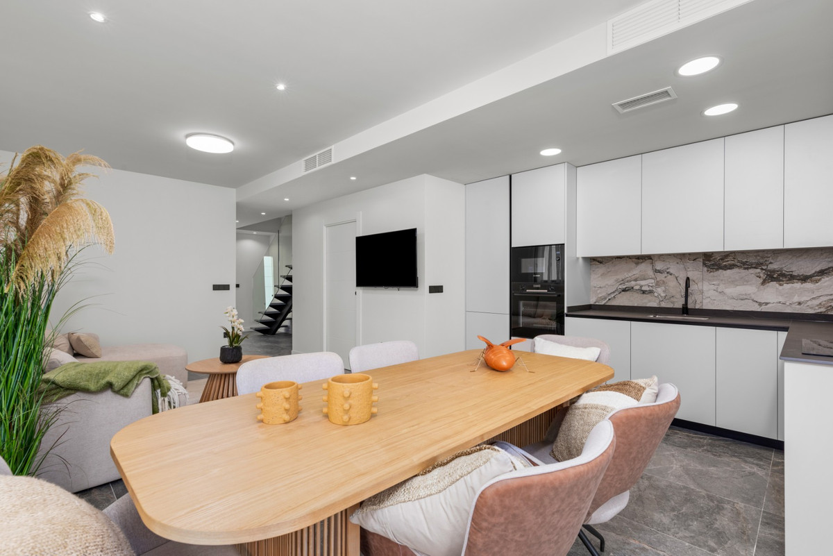 Huis te koop in Torre de la Horadada | 4 slaapkamers H5348341