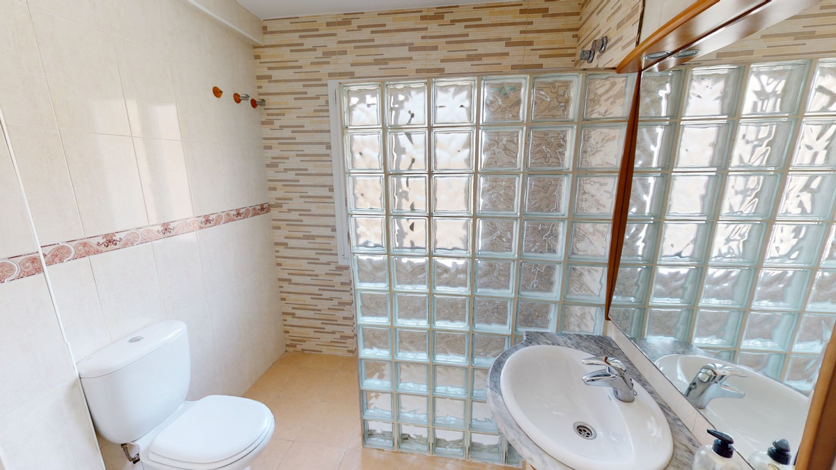 Huis te koop in Torre del Mar | 4 slaapkamers H4325527