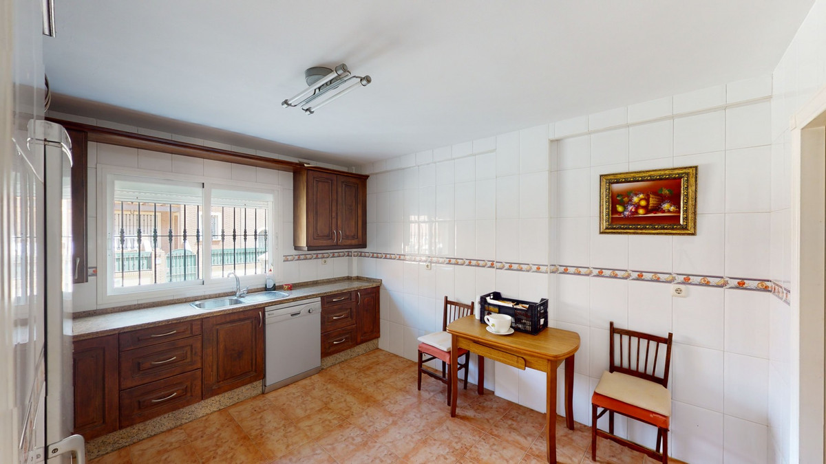 Huis te koop in Torre del Mar | 4 slaapkamers H4325527