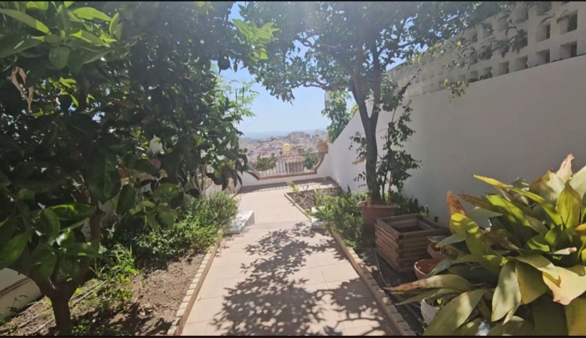 Huis te koop in Torre del Mar | 9 slaapkamers H5115445