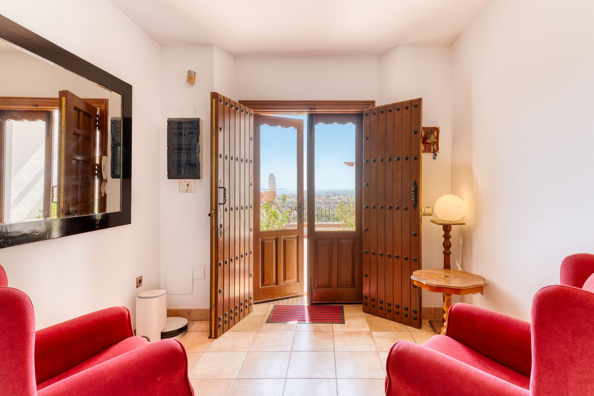 Huis te koop in Torre del Mar | 9 slaapkamers H5115445