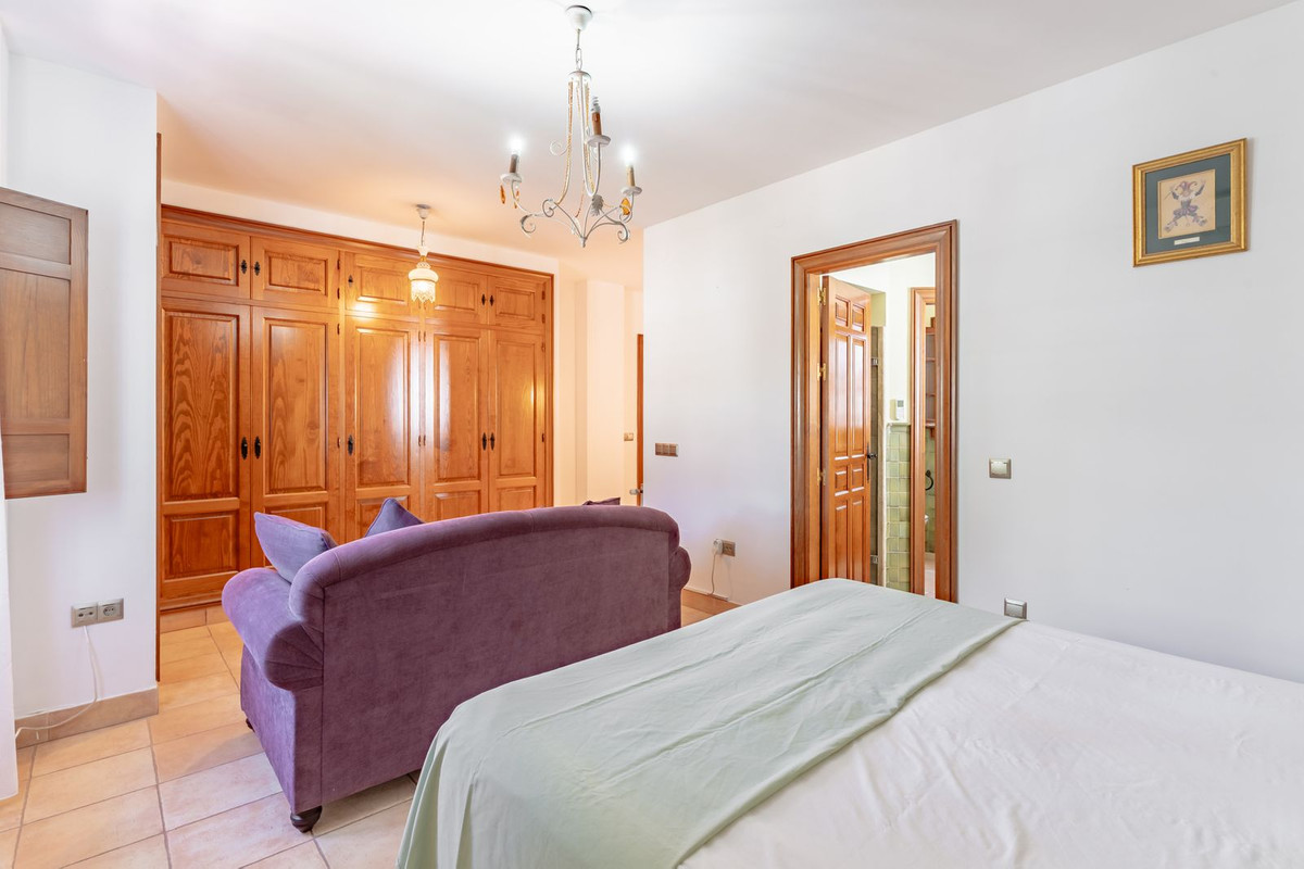 Huis te koop in Torre del Mar | 9 slaapkamers H5115445