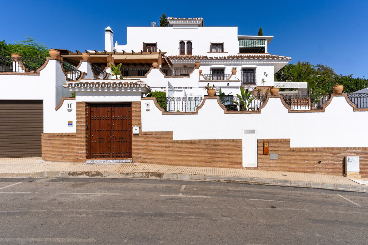 Huis te koop in Torre del Mar | 9 slaapkamers H5115445
