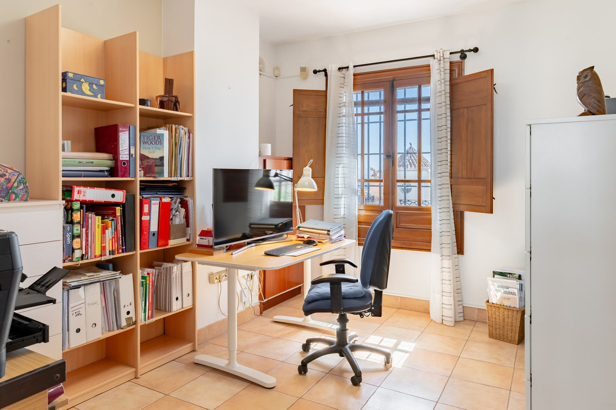 Huis te koop in Torre del Mar | 9 slaapkamers H5115445