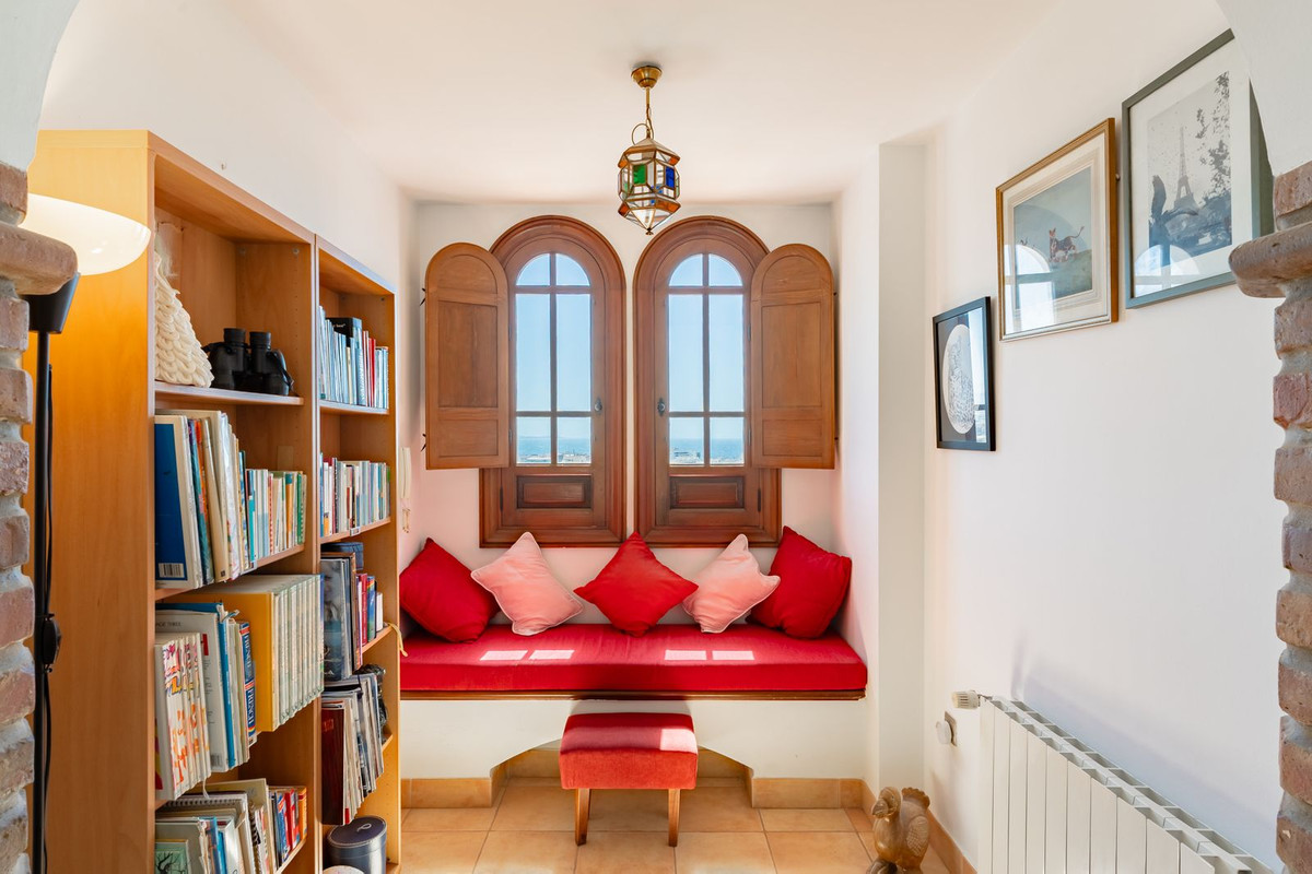 Huis te koop in Torre del Mar | 9 slaapkamers H5115445