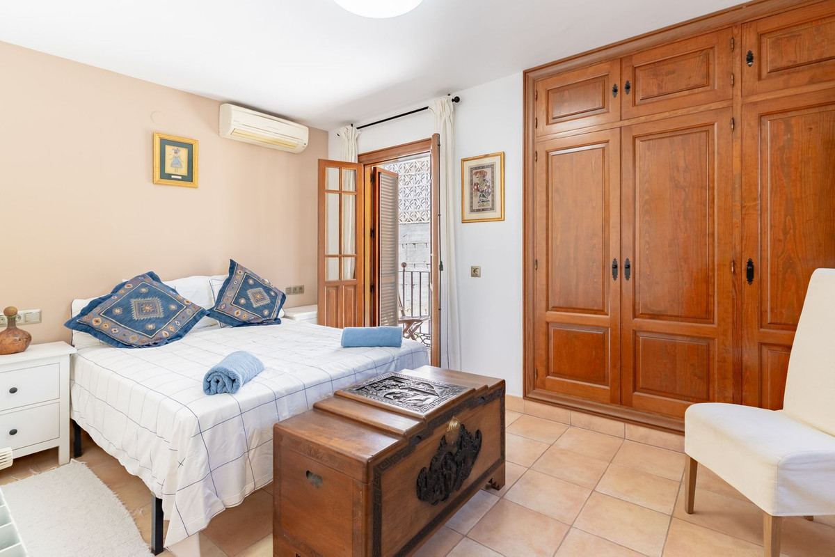 Huis te koop in Torre del Mar | 9 slaapkamers H5115445