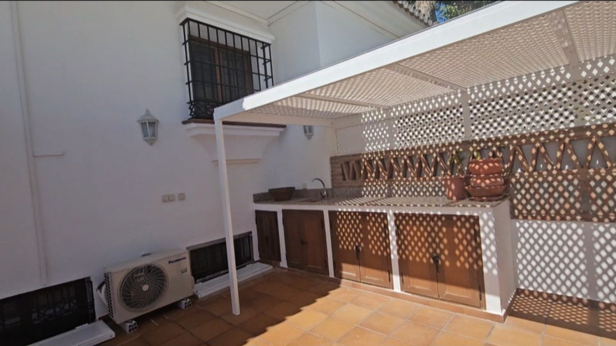 Huis te koop in Torre del Mar | 9 slaapkamers H5115445