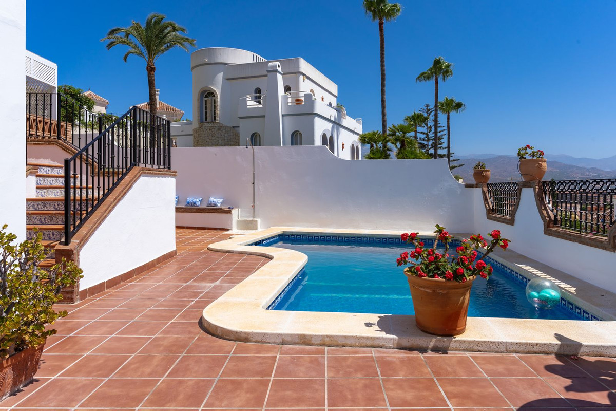 Huis te koop in Torre del Mar | 9 slaapkamers H5115445