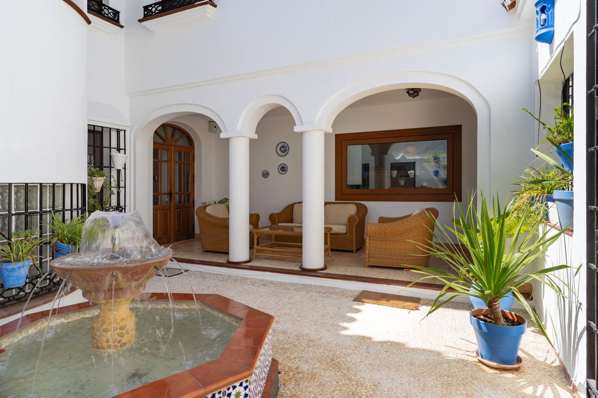 Huis te koop in Torre del Mar | 9 slaapkamers H5115445