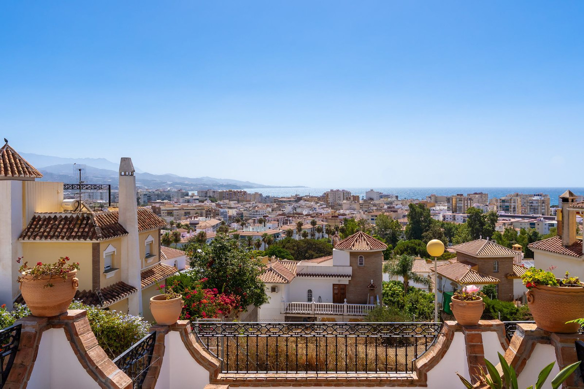 Huis te koop in Torre del Mar | 9 slaapkamers H5115445