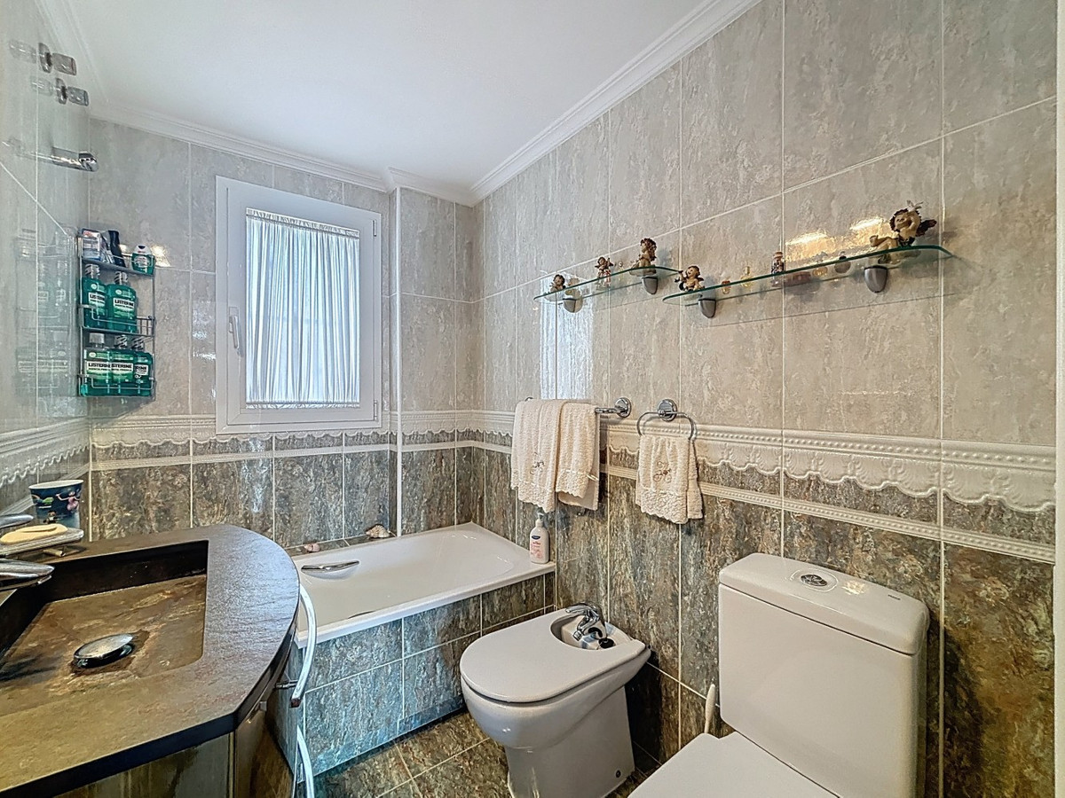 Huis te koop in Torre del Mar | 4 slaapkamers H5342428