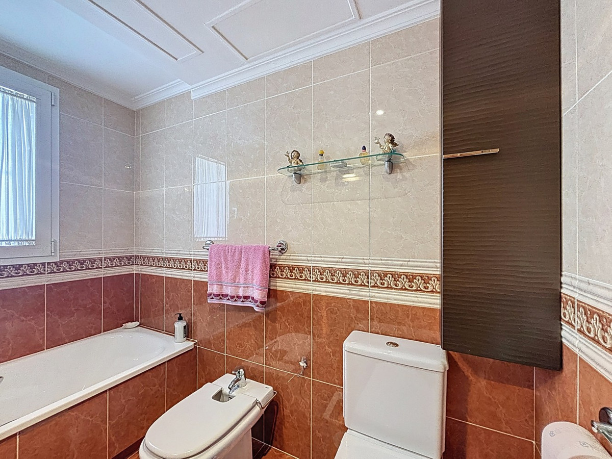 Huis te koop in Torre del Mar | 4 slaapkamers H5342428