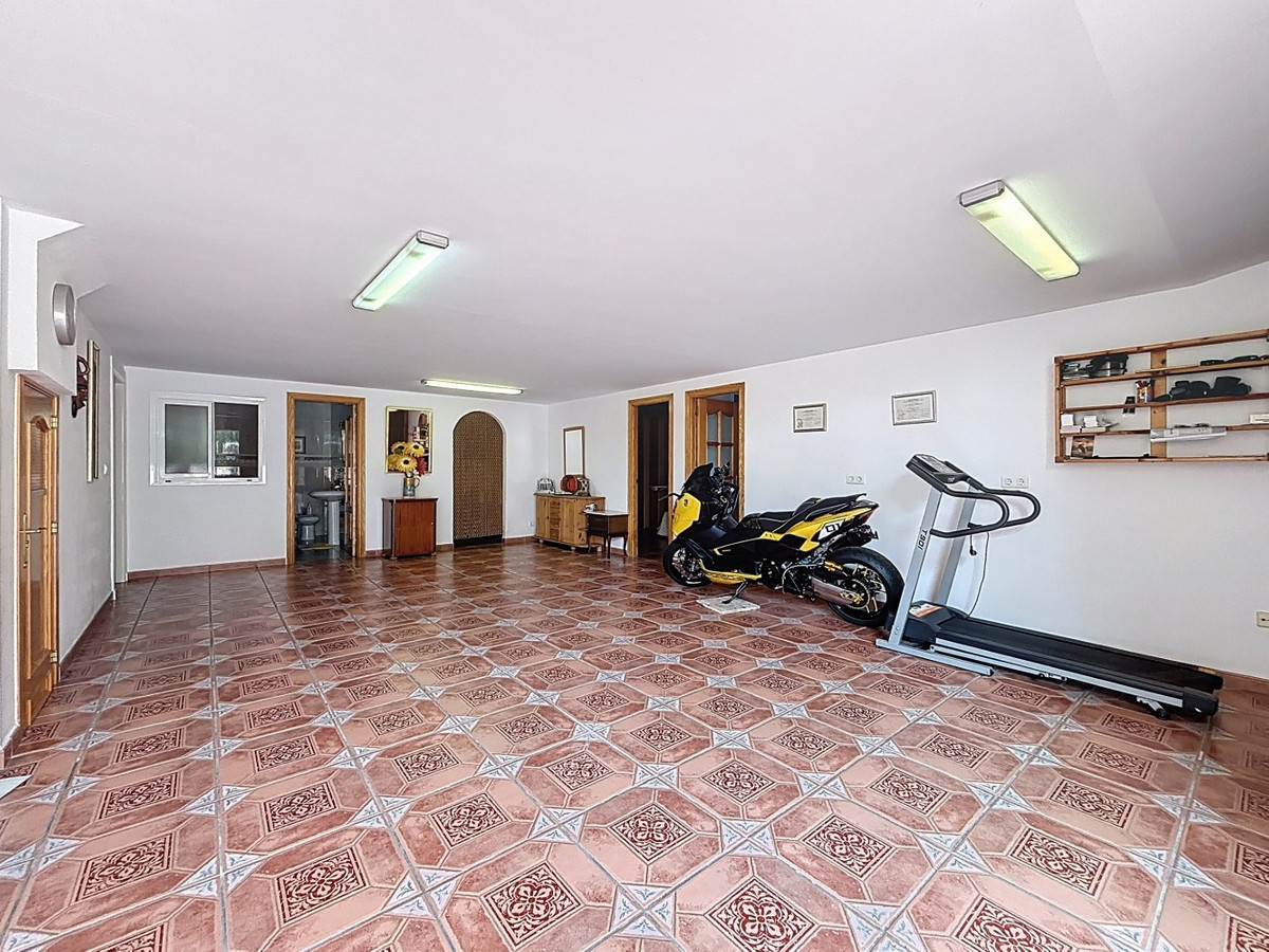 Huis te koop in Torre del Mar | 4 slaapkamers H5342428