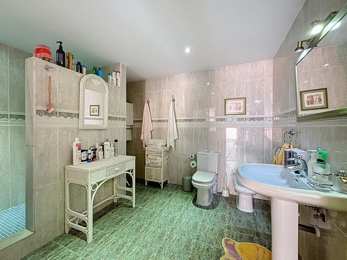 Huis te koop in Torre del Mar | 4 slaapkamers H5342428