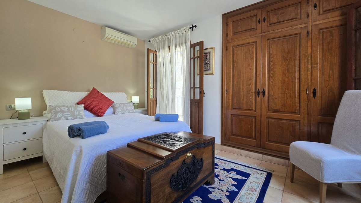 Huis te koop in Torre del Mar | 9 slaapkamers H5436022