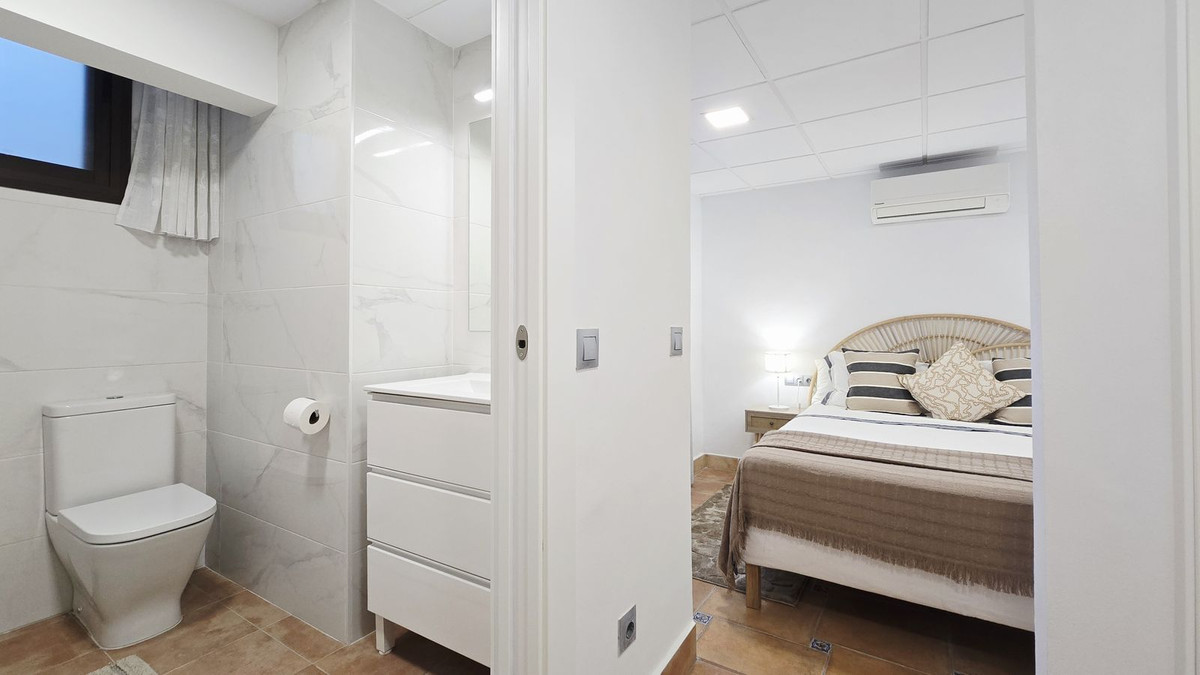 Huis te koop in Torre del Mar | 9 slaapkamers H5436022