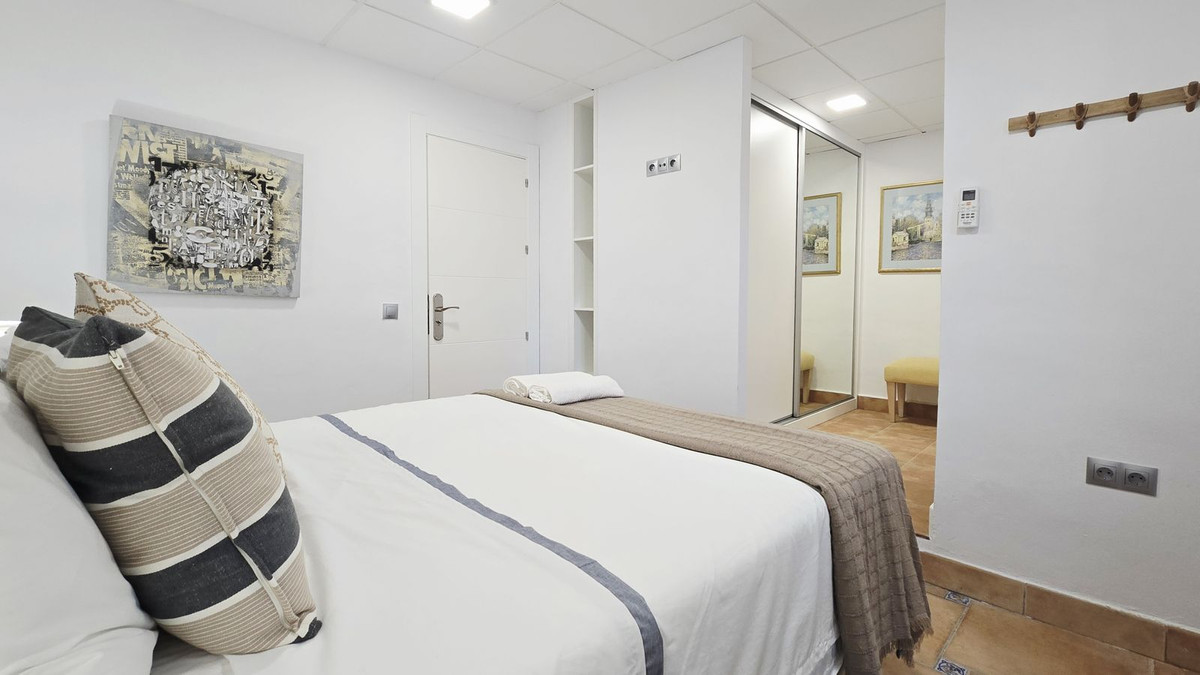 Huis te koop in Torre del Mar | 9 slaapkamers H5436022