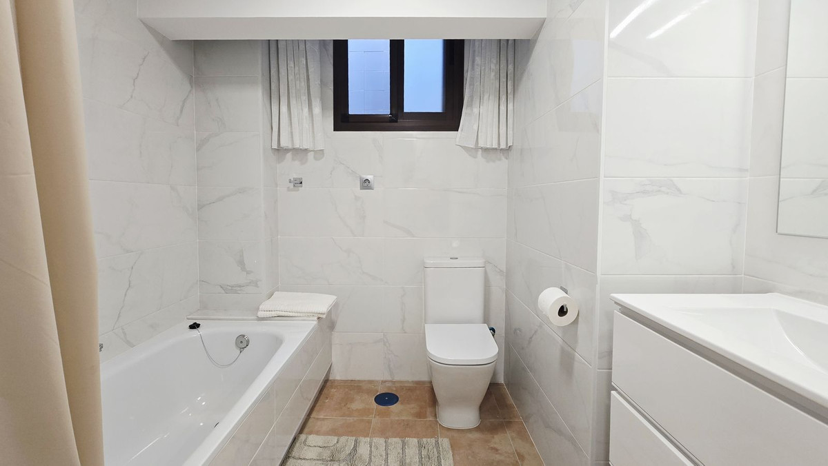Huis te koop in Torre del Mar | 9 slaapkamers H5436022