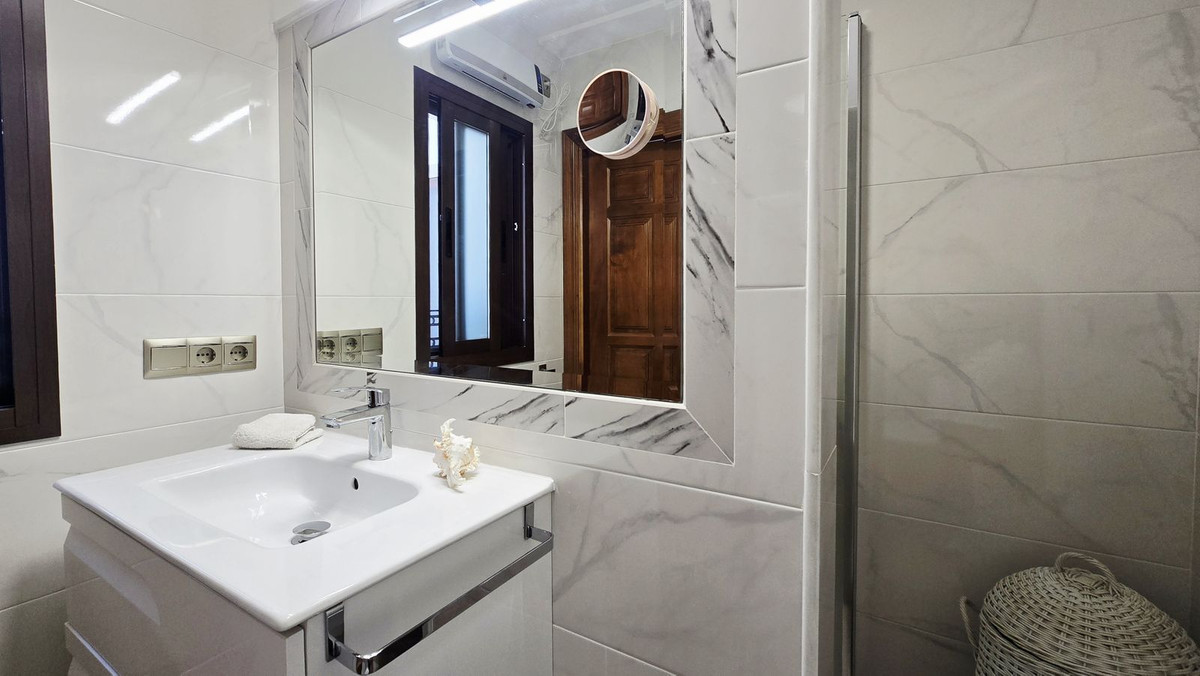 Huis te koop in Torre del Mar | 9 slaapkamers H5436022
