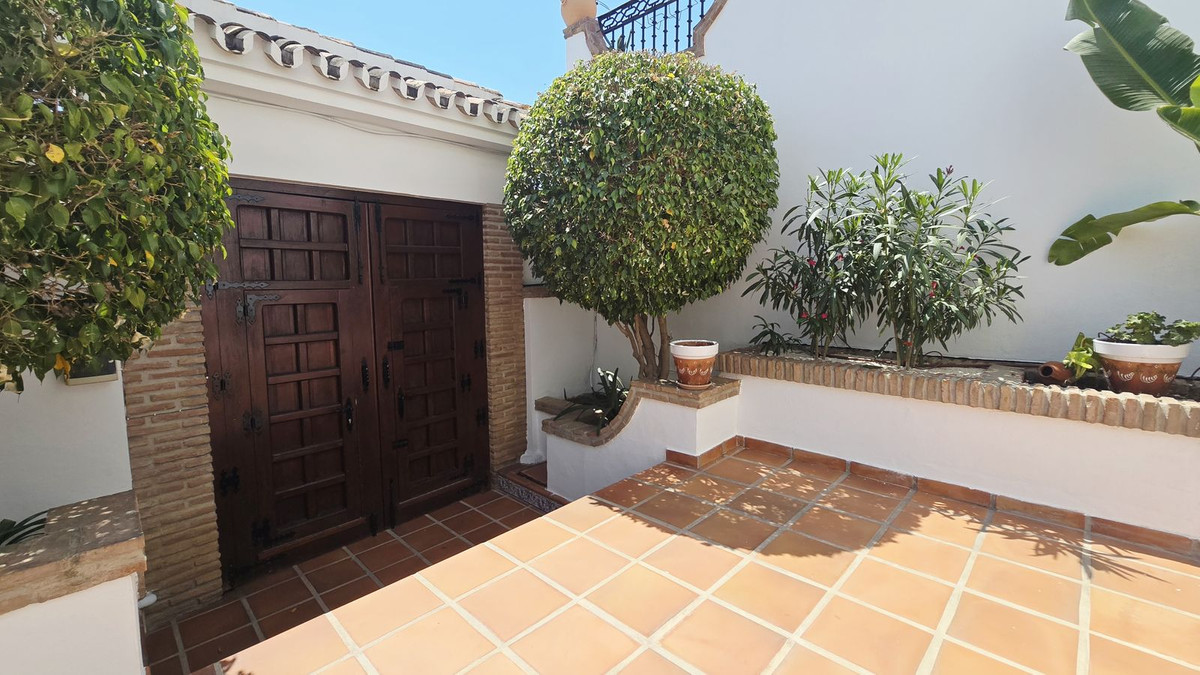 Huis te koop in Torre del Mar | 9 slaapkamers H5436022