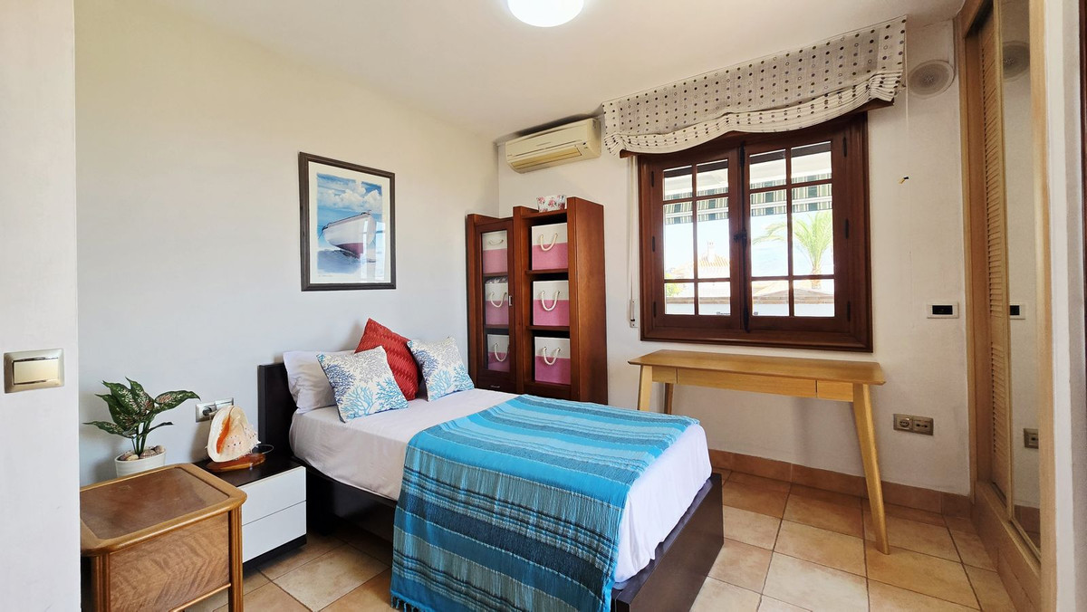 Huis te koop in Torre del Mar | 9 slaapkamers H5436022