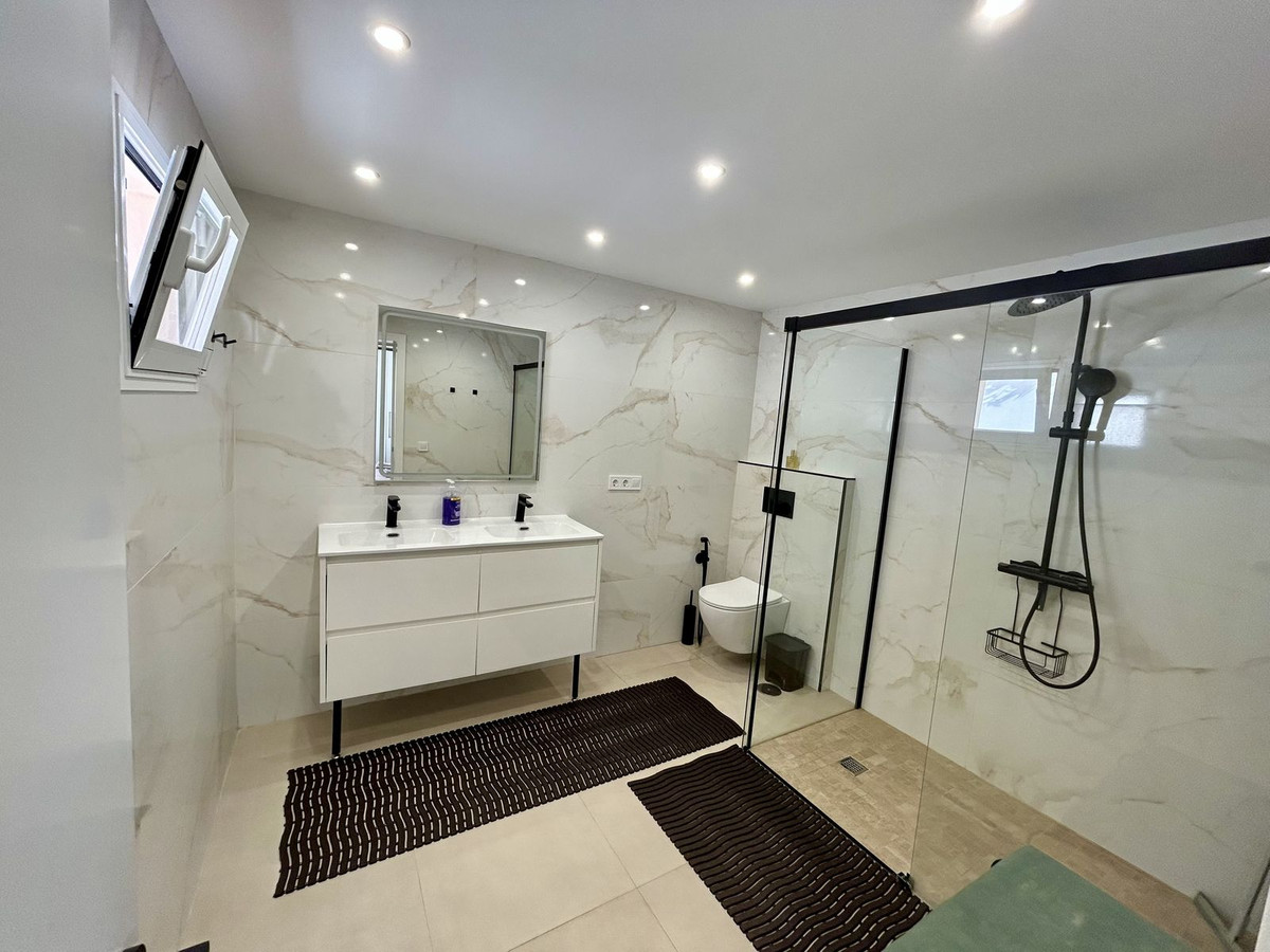 Huis te koop in Torreblanca | 6 slaapkamers H5324533