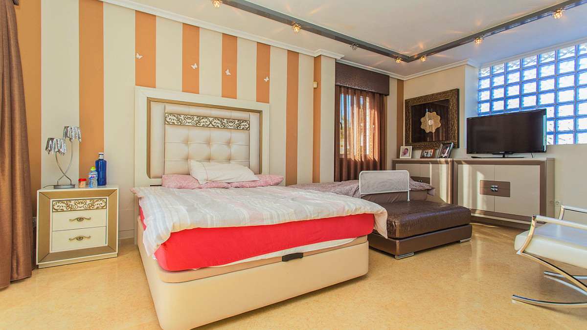 Huis te koop in Torrelamata | 5 slaapkamers H5295433