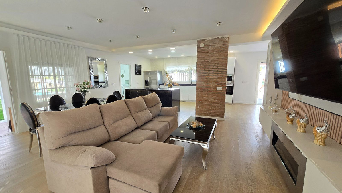 Huis te koop in Torremolinos | 5 slaapkamers H5431474